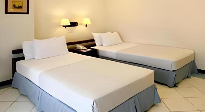 Soledad Suites Panglao Exterior foto