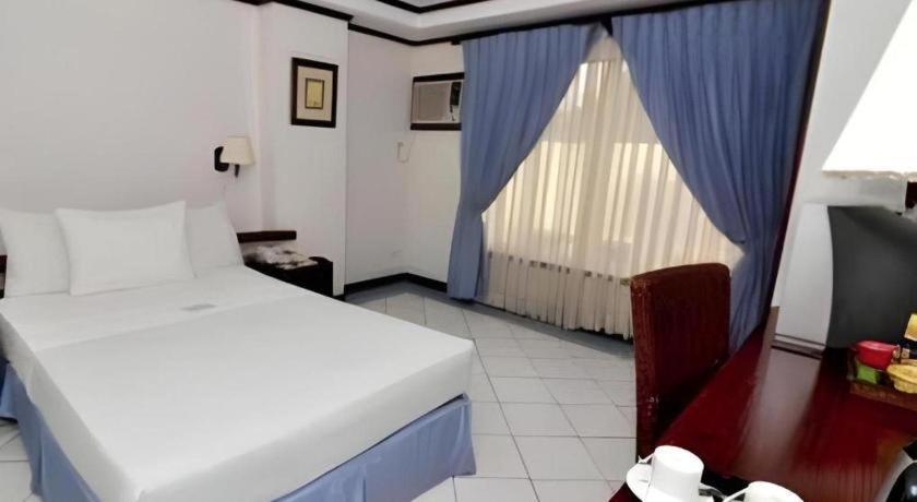 Soledad Suites Panglao Exterior foto