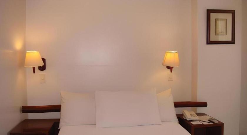 Soledad Suites Panglao Exterior foto